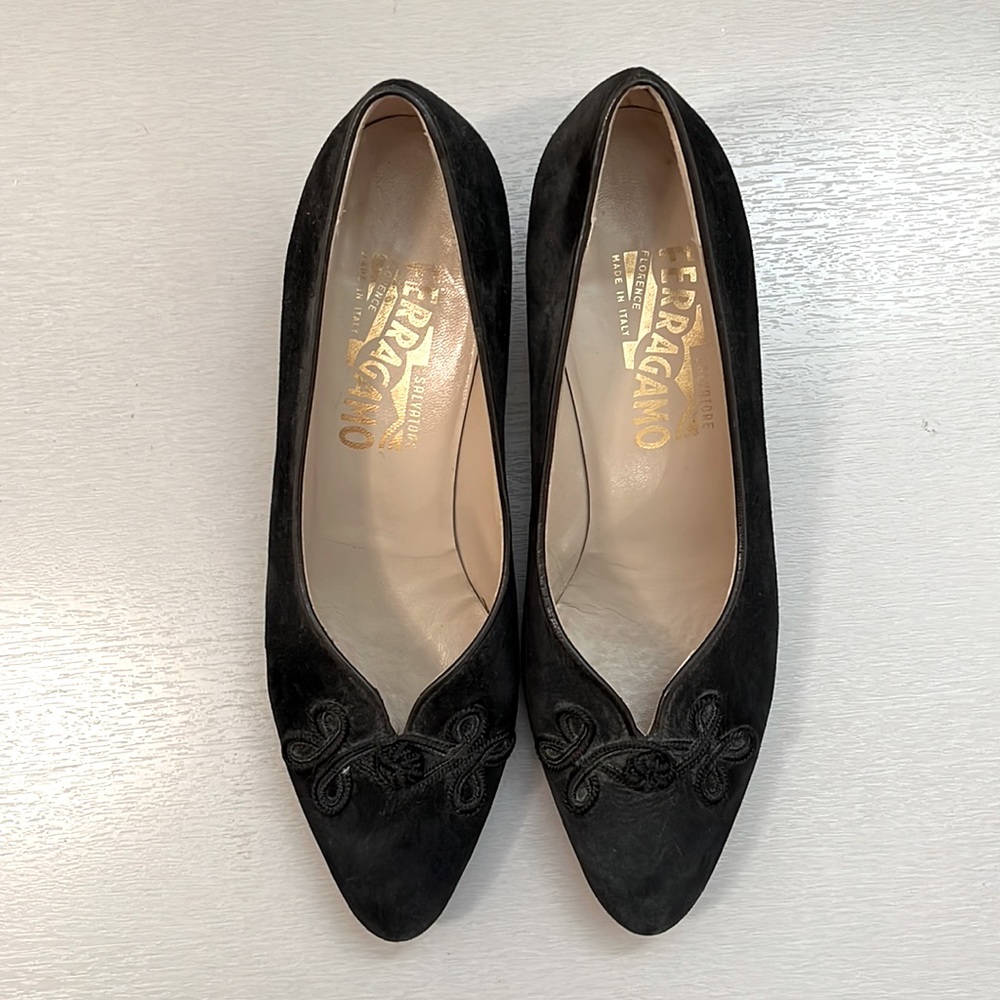 Vintage Ferragamo shoes in black suede.  Size 7 B.